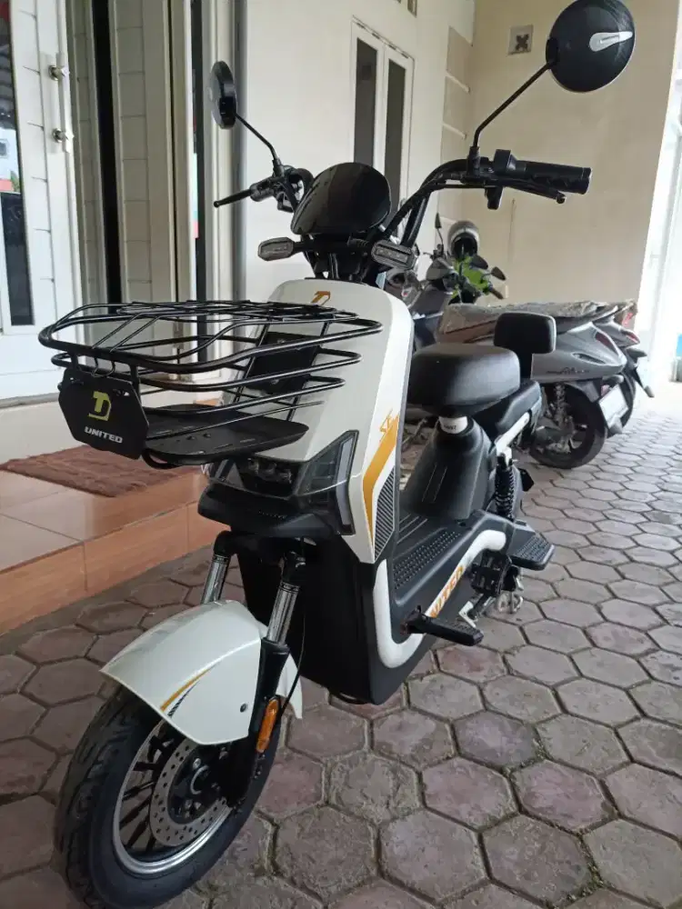 Dijual Sepeda Listrik United Salvador SE