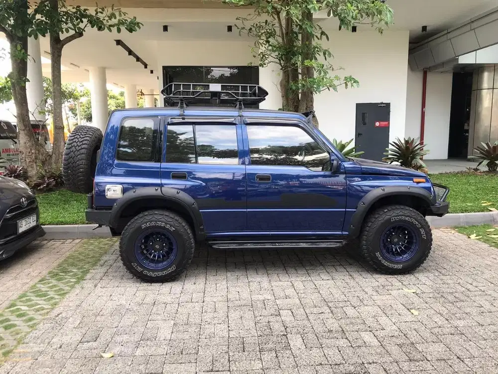 Dijual Cepat Mobil Tangguh siap dibawa Mudik dan Petualang