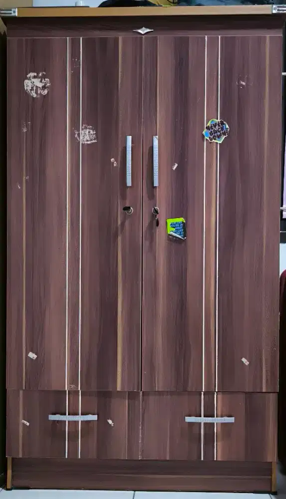 Lemari untuk pakaian