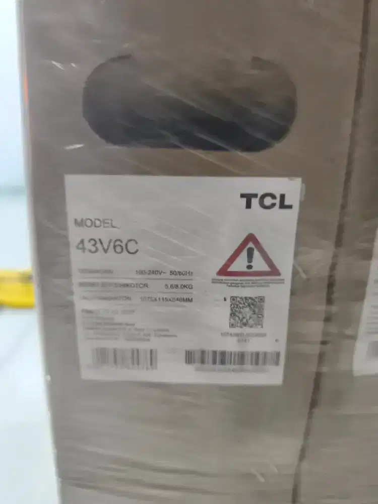 Smart TV 43 TCL kondisi baru