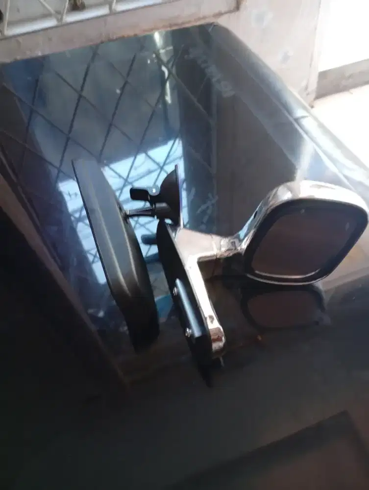 Spion fender kap.mesin dan spion kabin tengah