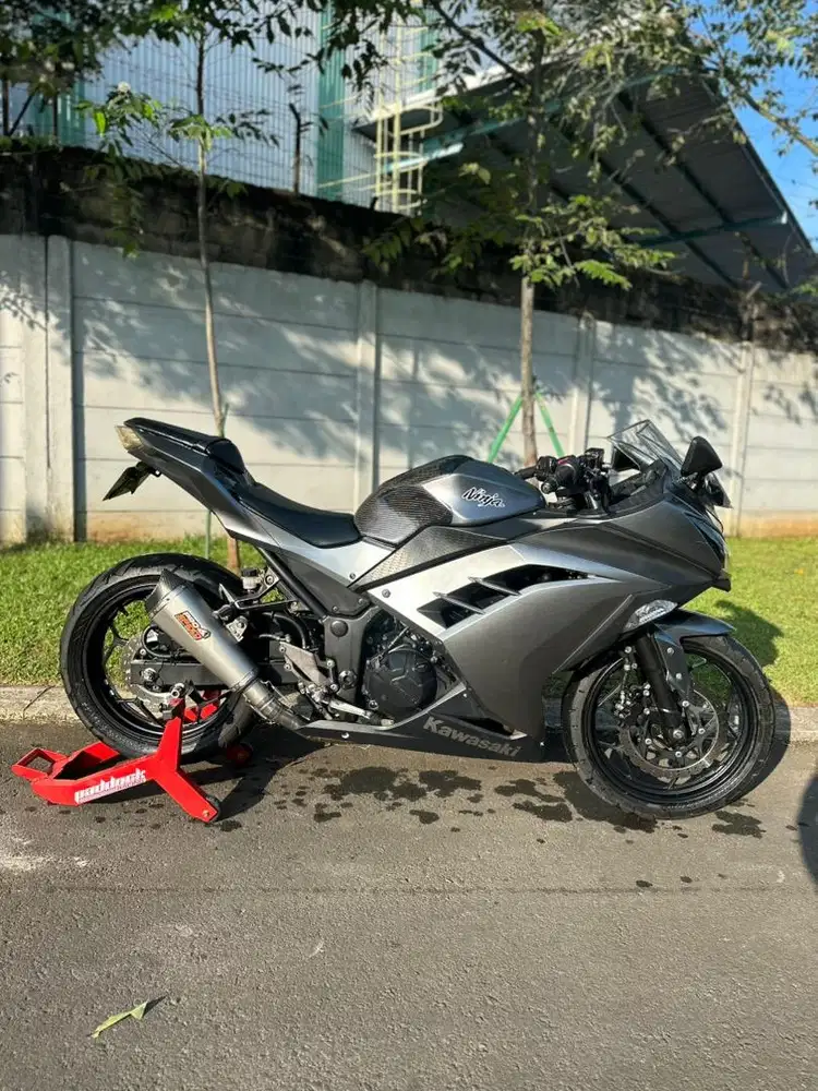 [RARE ITEM] Kawasaki Ninja 250 FI 2013 - KM 7rb