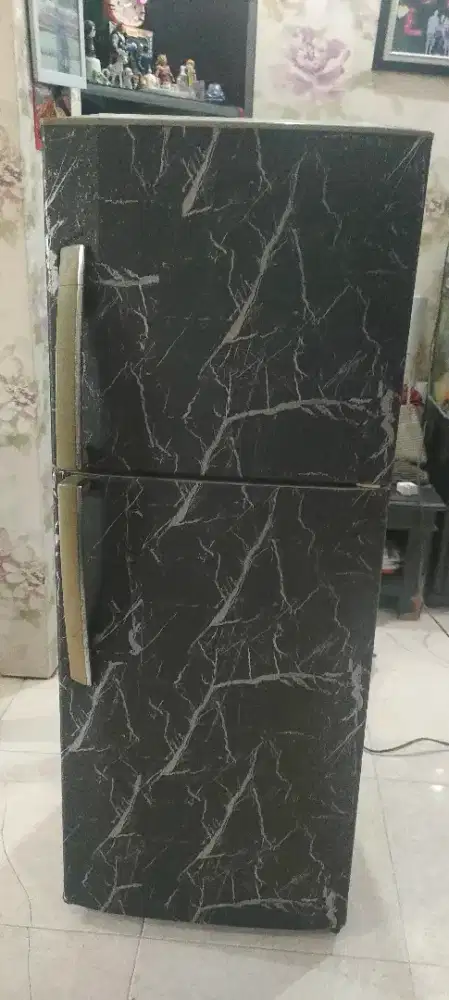 Kulkas 2 pintu LG siap pakai