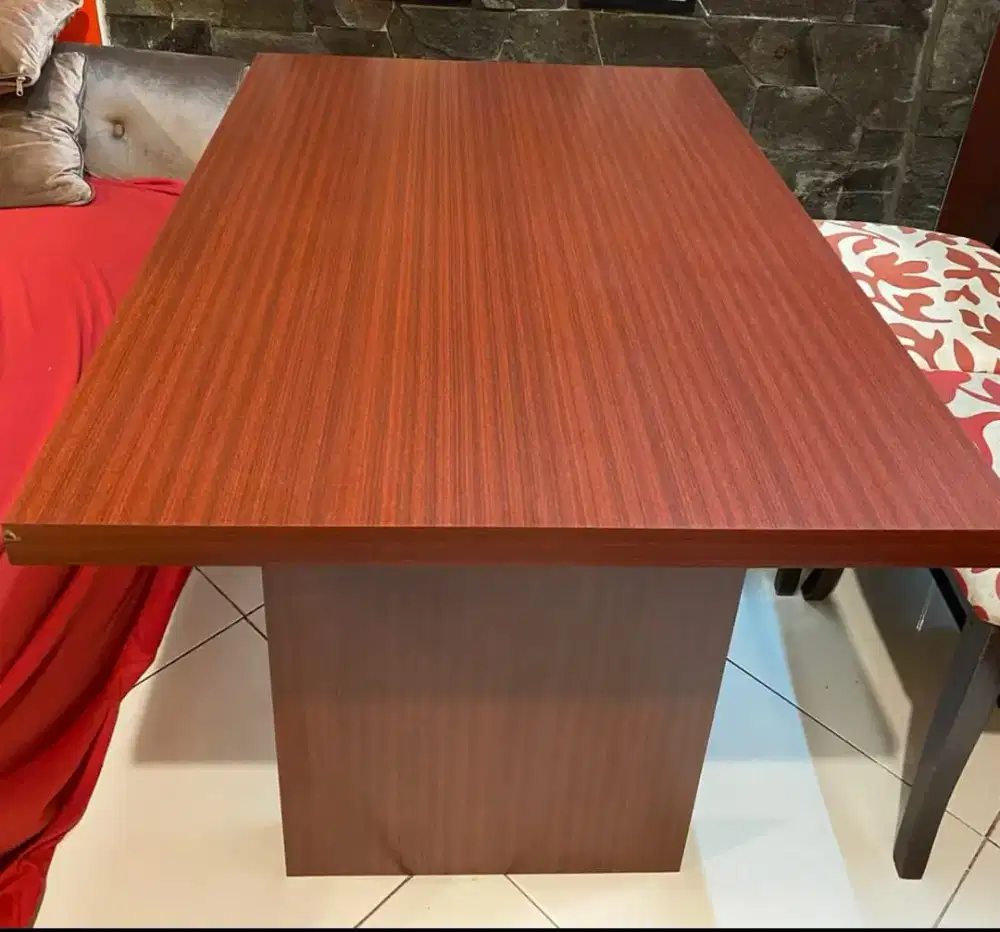 Meja Makan bahan HPL