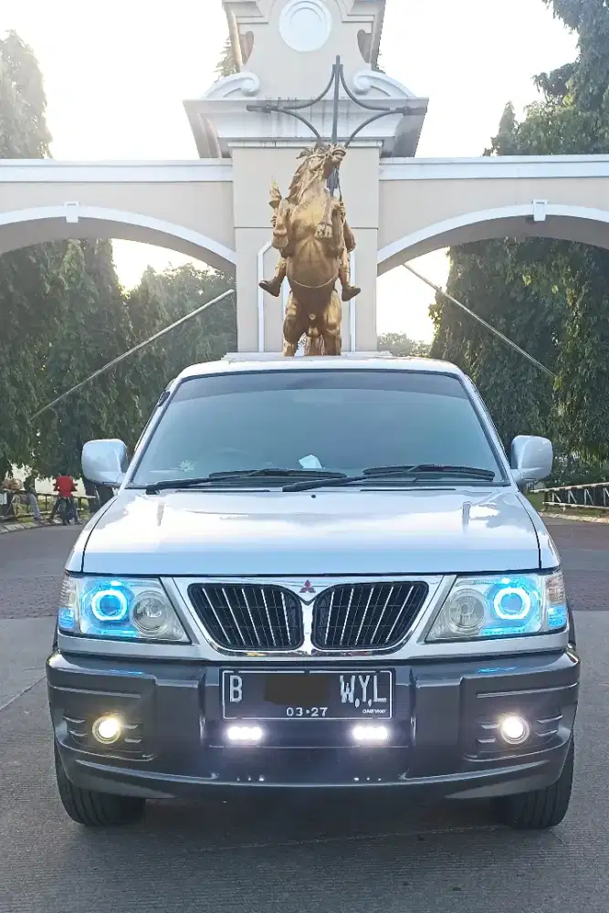 Mitsubishi Kuda Grandia 2.0 MPI 4AT Tahun 2004 (Tipe Tertinggi)