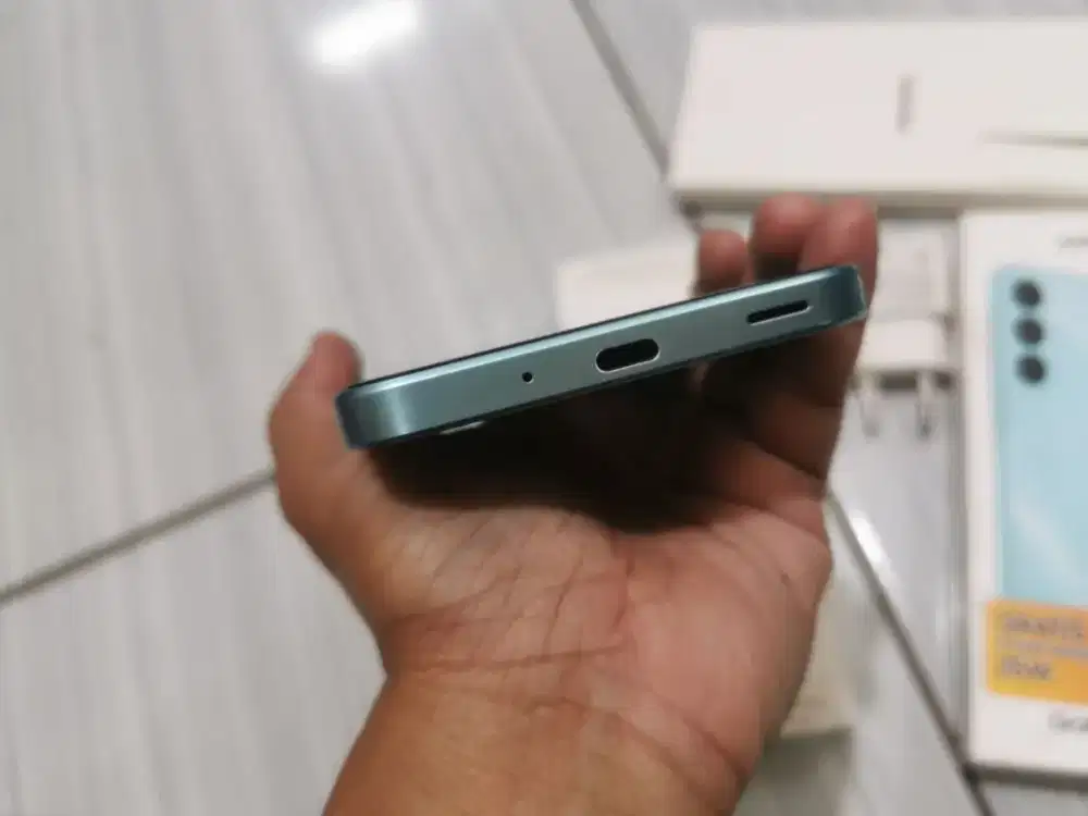 Samsung A16 5G
Ram 8/256