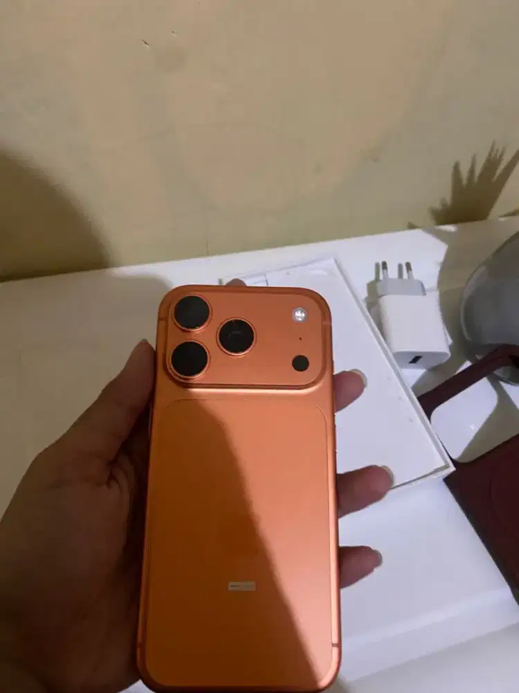 Iphone 17 pro orange