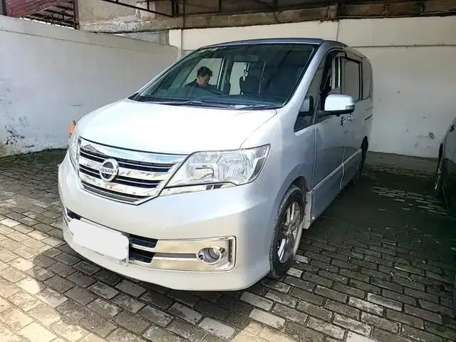 LOW DP Nissan Serena 2.0 Highway Star Autech Panaromic-AT 2014 KMZ