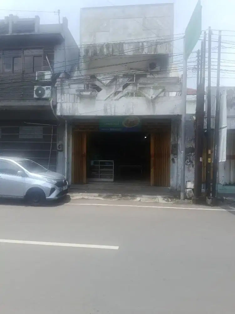 Jual ruko 3 lantai lokasi strategis