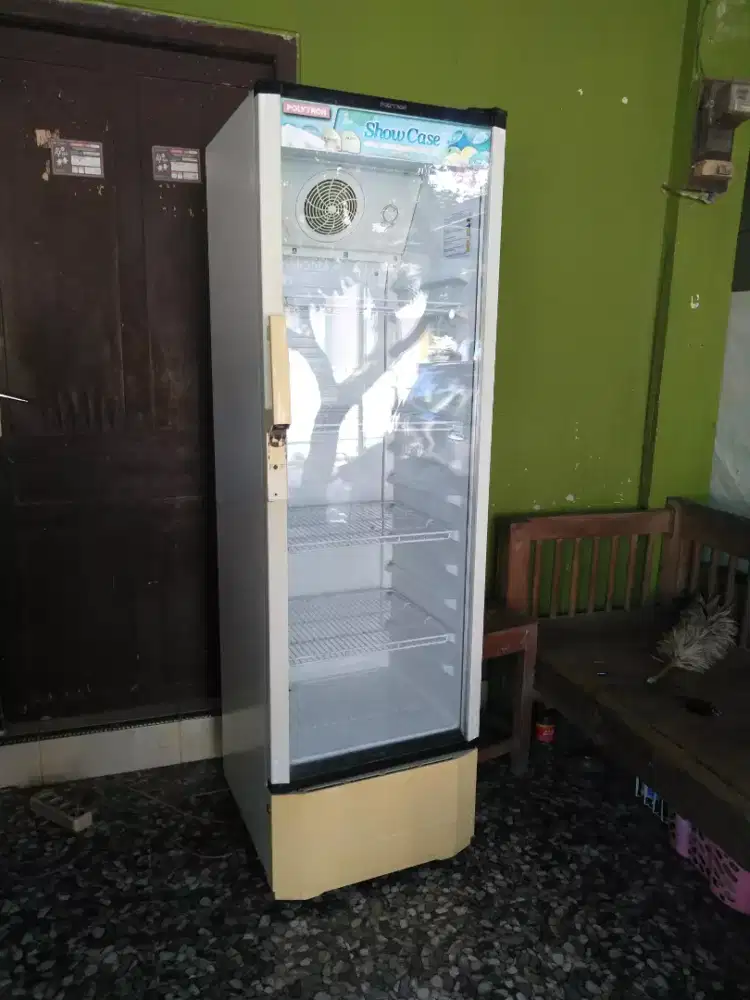 Showcase Polytron Tinggi 177cm