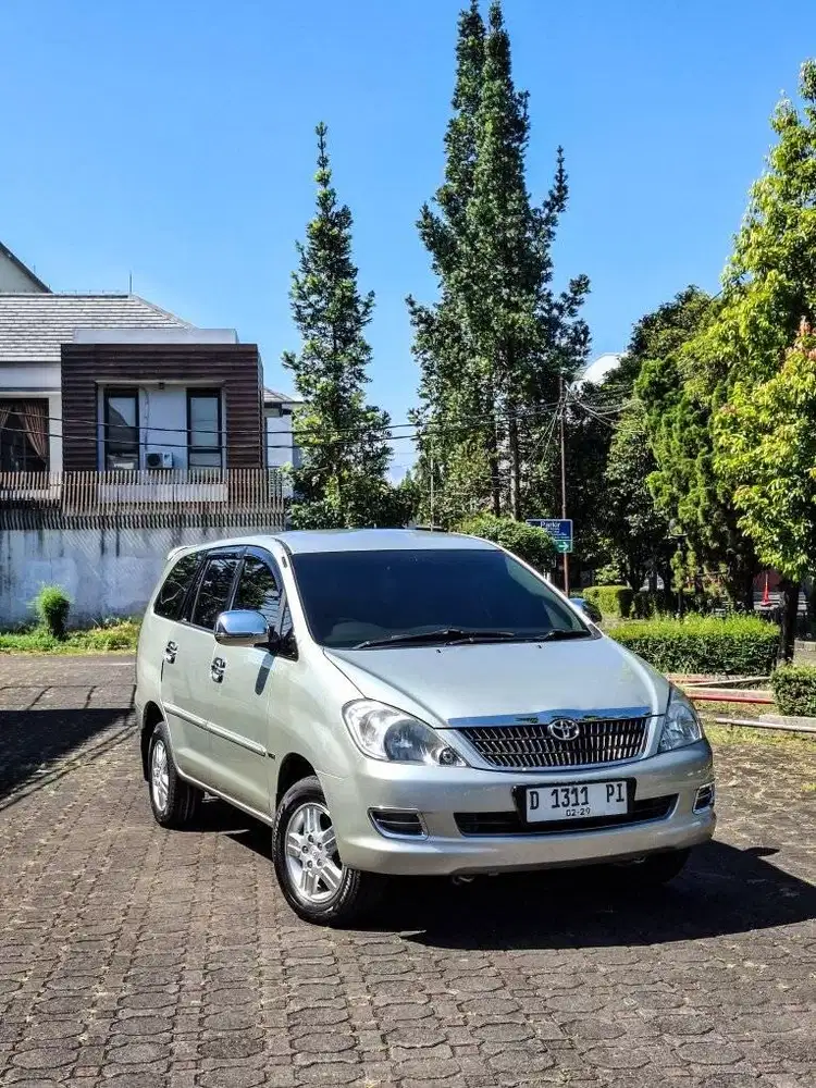 Kijang Innova G bensin Matic 2005