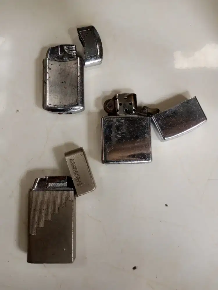 Zipo jadul tinggal isi