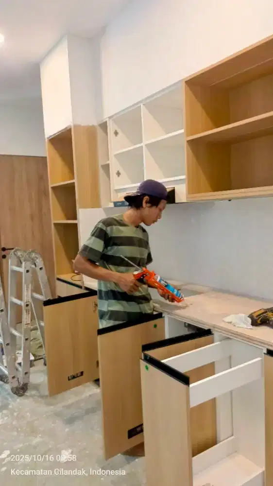 Jasa instalasi furniture dan renovasi pelafon