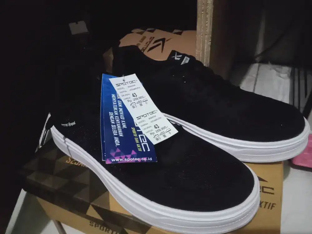 Sepatu Spotec Wonstar Hitam Putih