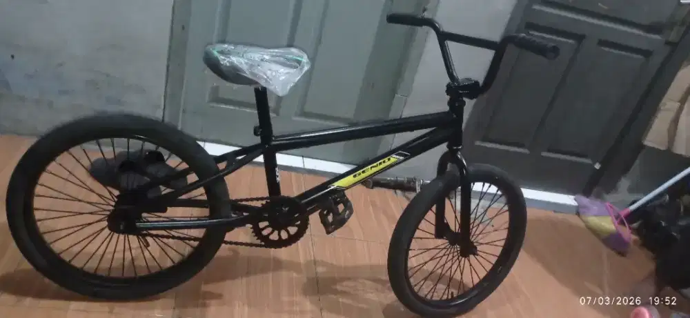 SEPEDA BMX TORPEDO UK 20