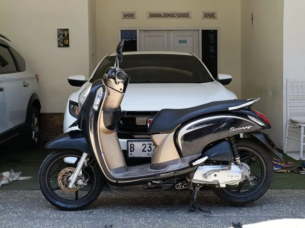 Scoopy tahun 2013 pajak isi/tt boleh gan cash lebih bagus