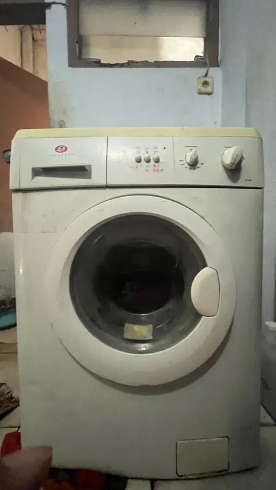 Mesin Cuci Bekas