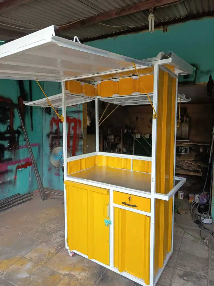 dijual booth/gerobak minuman.