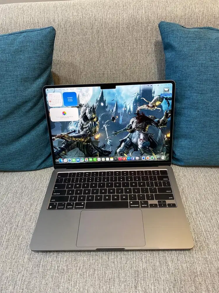 MACBOOK AIR M2 RAM 8GB SSD 256GB MULUS