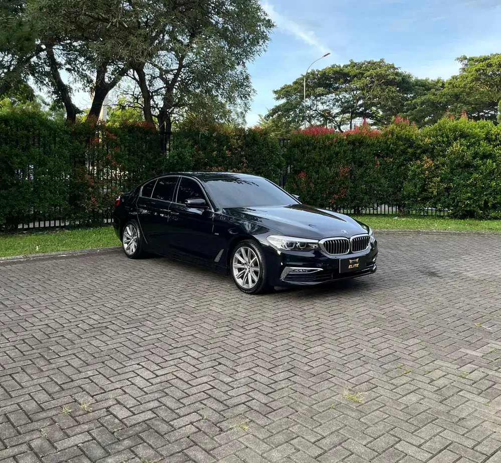 BMW 520i Luxury G30 2019