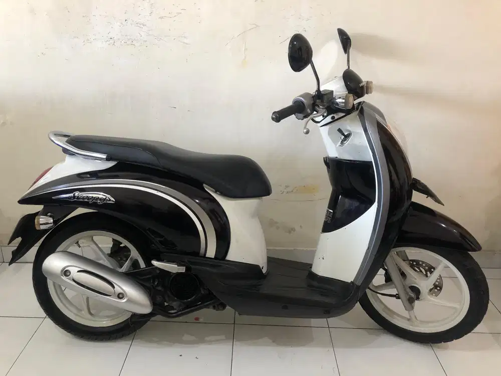 Honda Scoopy Th.2011 Violet putih!!