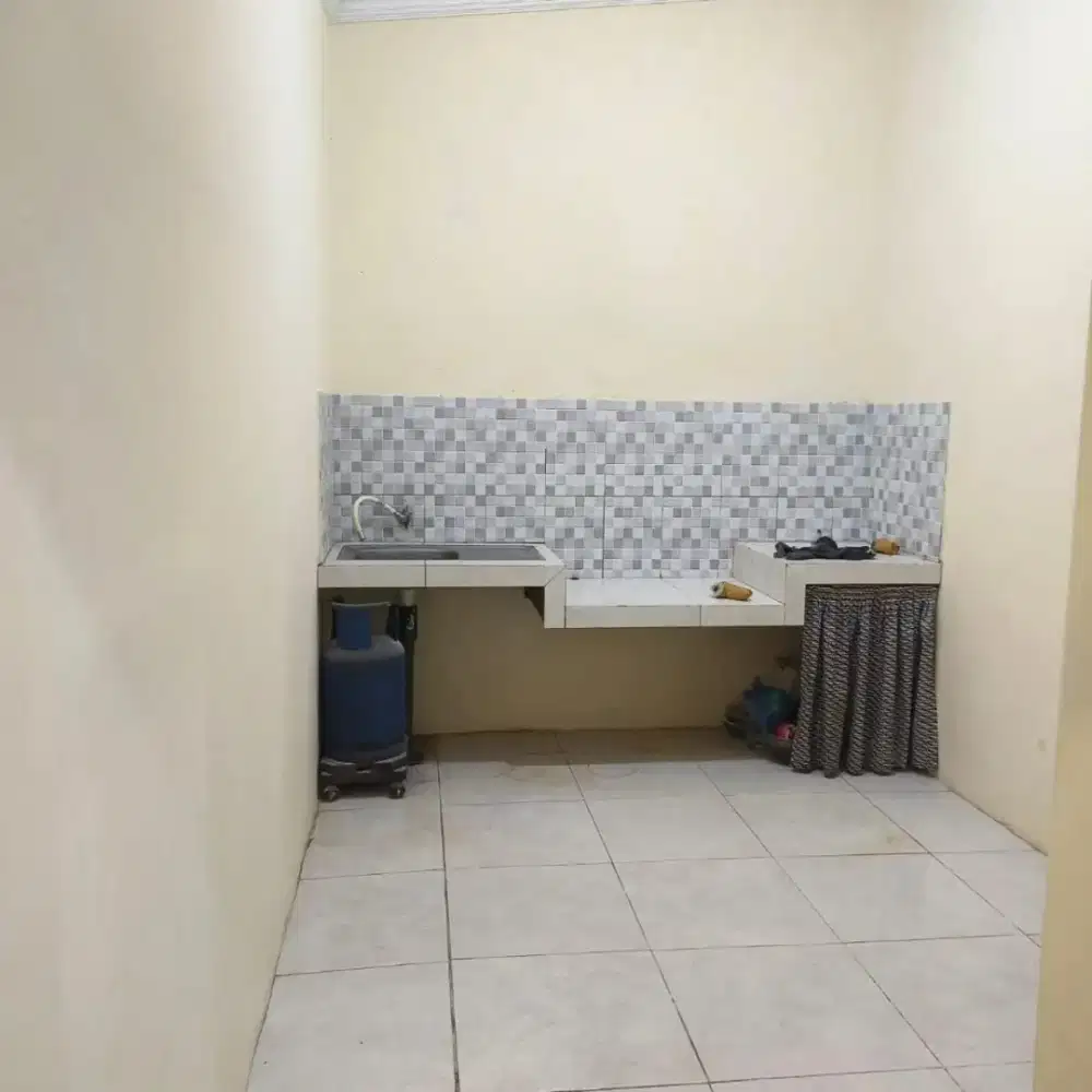 Dijual murah rumah siap huni di jl kenanga Gedawang Banyumanik