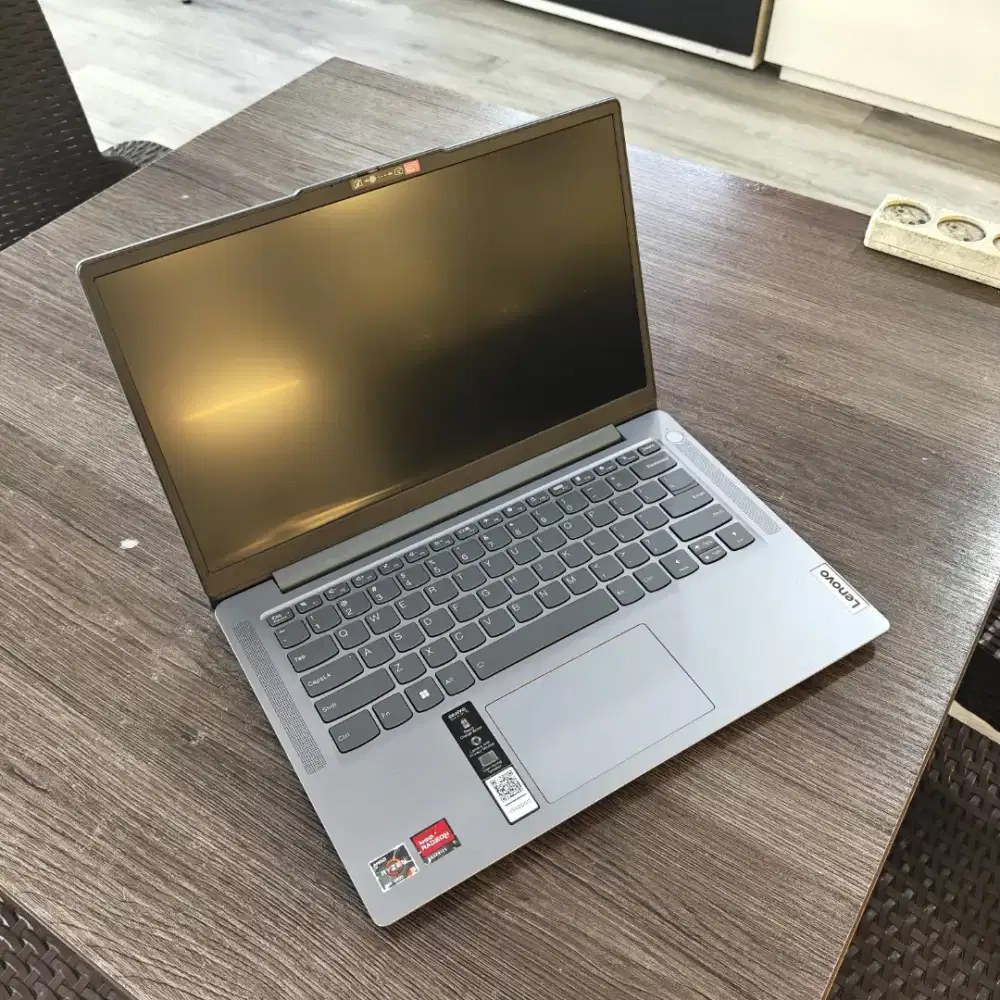 LENOVO IDEAPAD RYZEN 3 RAM 8GB SSD 512GB SIAP PAKAI