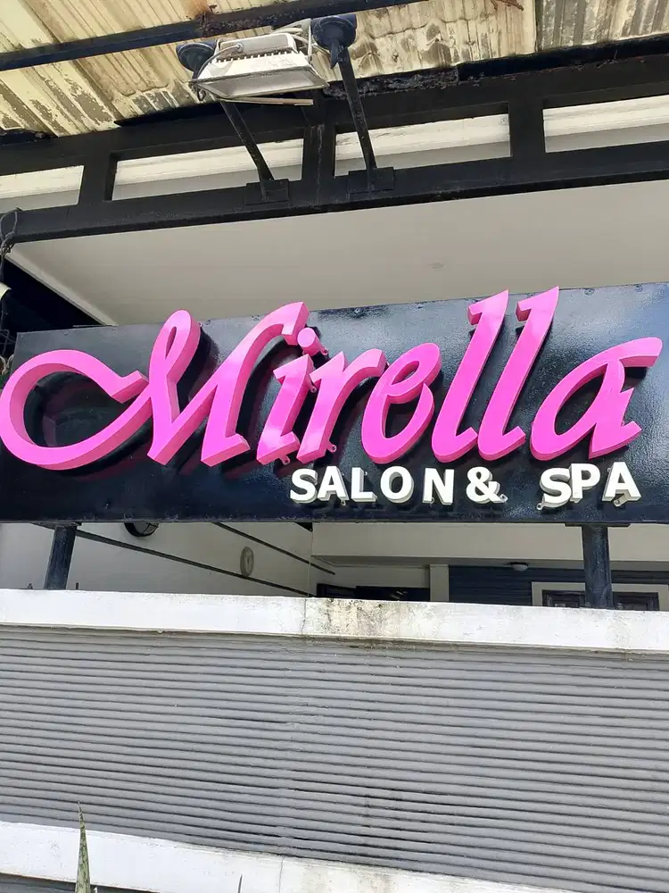 Dibutuhkan kapster berpengalaman dibidang salon