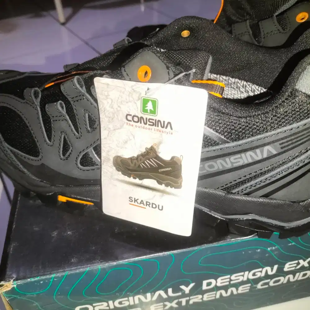 CONSINA SKARDU SEPATU GUNUNG HIKING SIZE 44