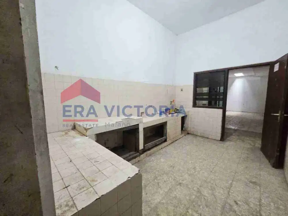 Gudang Sewa beserta bangunan kantor di area Blimbing dekat akses tol bandara stasiundan terminal