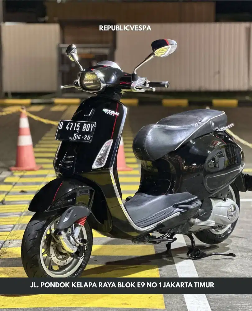 TERMURAH PIAGGIO VESPA SPRINT 150 3V TAHUN 2014 WARNA BLACK PERFECT