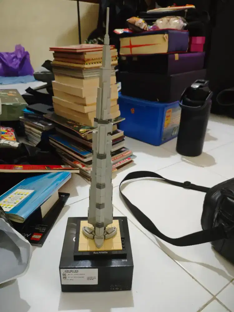 Lego Burj Khalifa seken *tidak lengkap