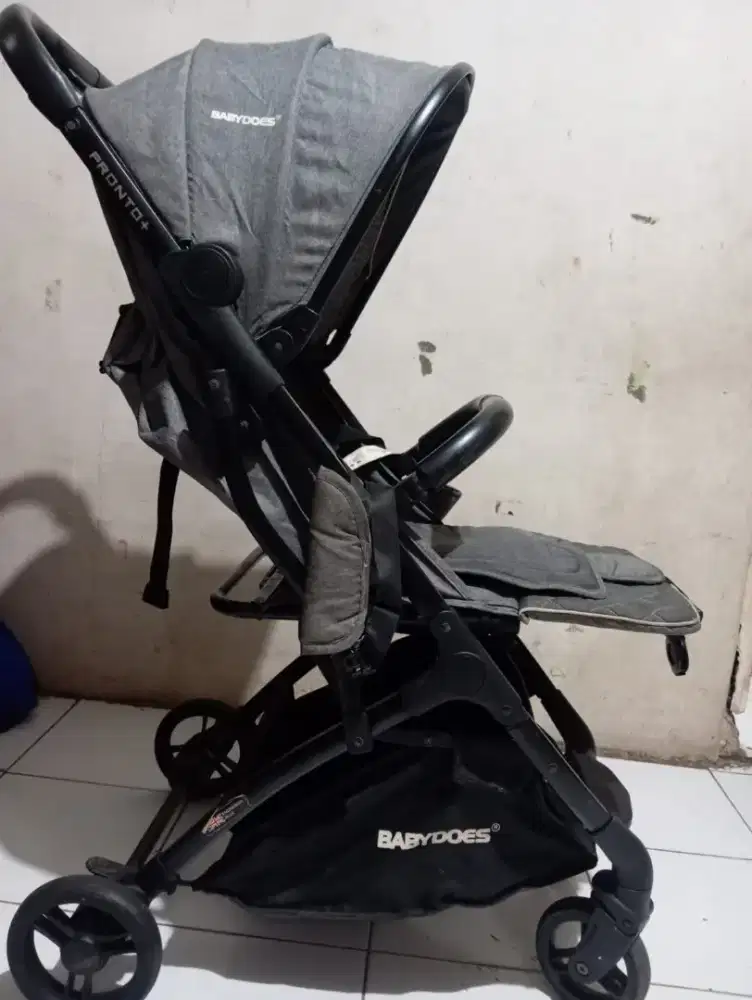 Stroller pronto babydoes
