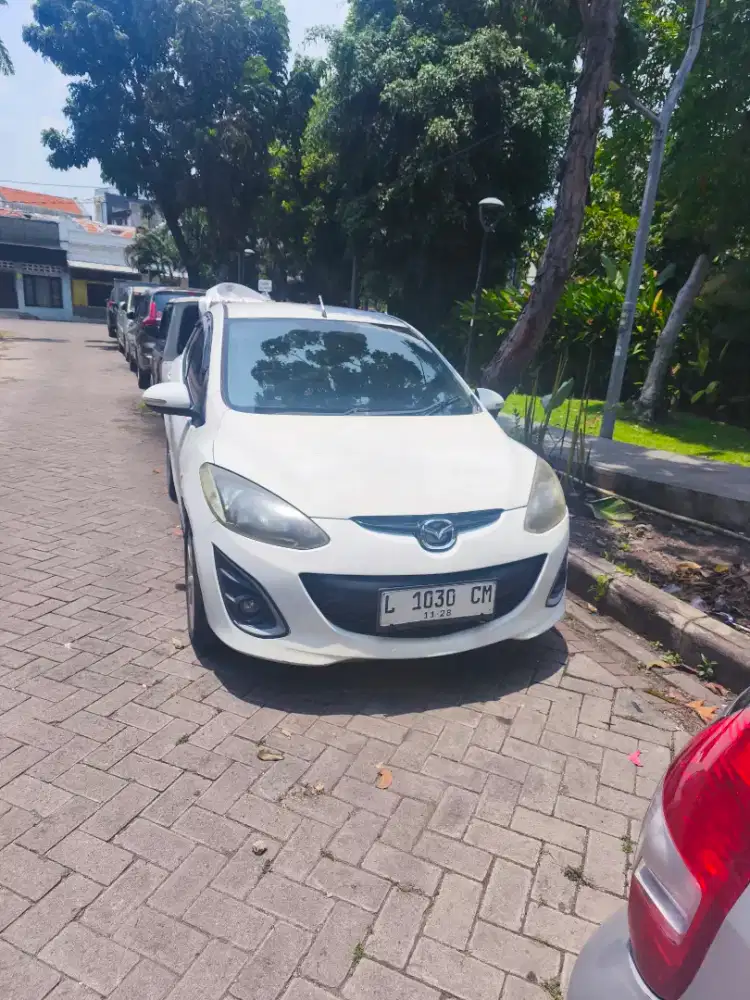 Mazda 2 Transmisi Matic 2011 Putih