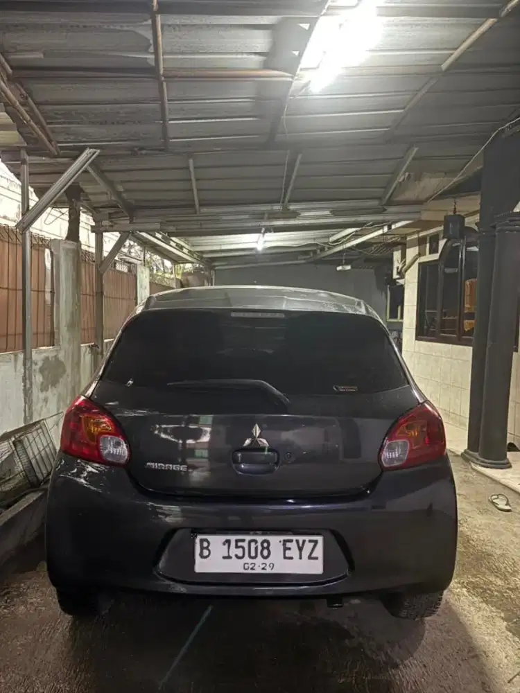Mitsubishi mirage Exceed 2012