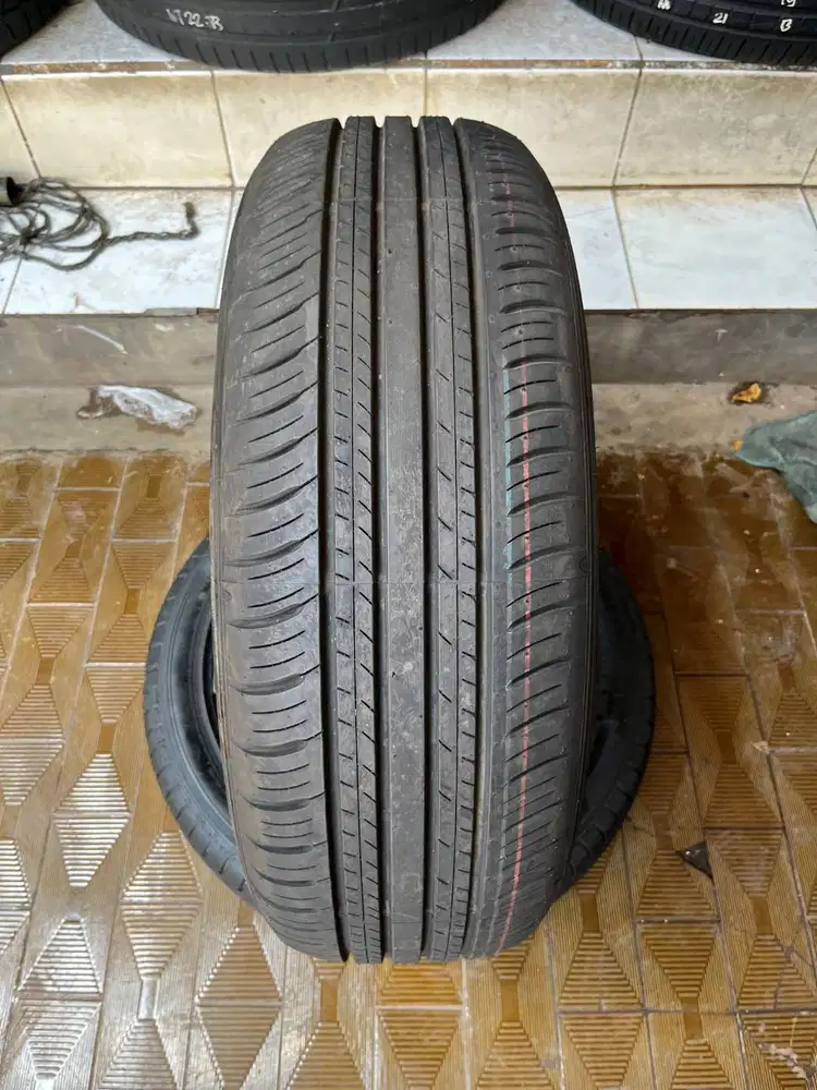 Ban Dunlop Enasave Ec300 New Old Stock  215 60 r17  1Pcs