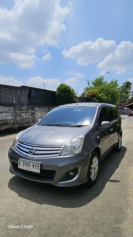 Nissan Grand kivina 2013 type Sv matic