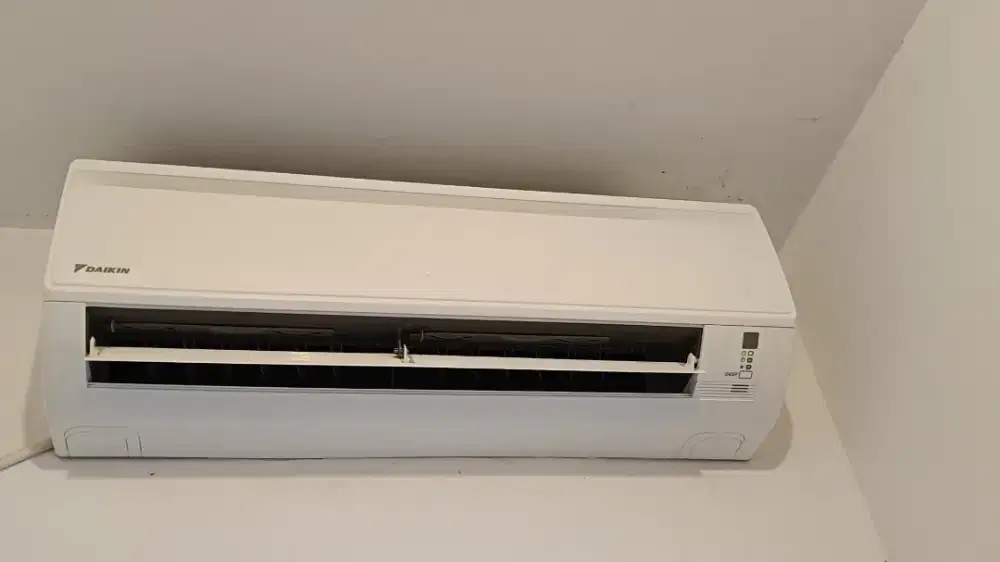 AC Daikin 3/4 PK 590 Watt Model FTV