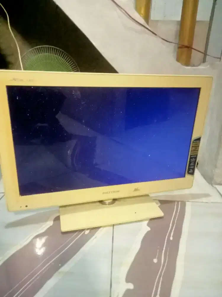 Polytron LED 24 bleng