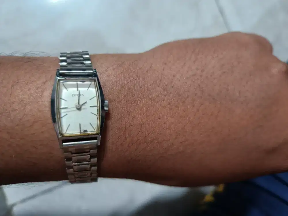 Jam Tangan Vintage Citizen Tank Japan Women kondisi normal siap pakai.