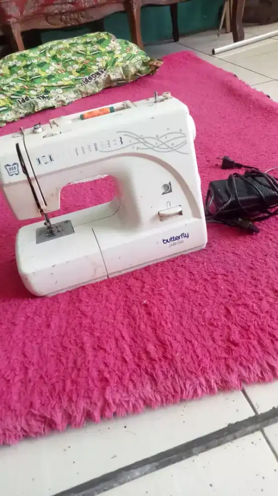 Mesin jahit butterfly