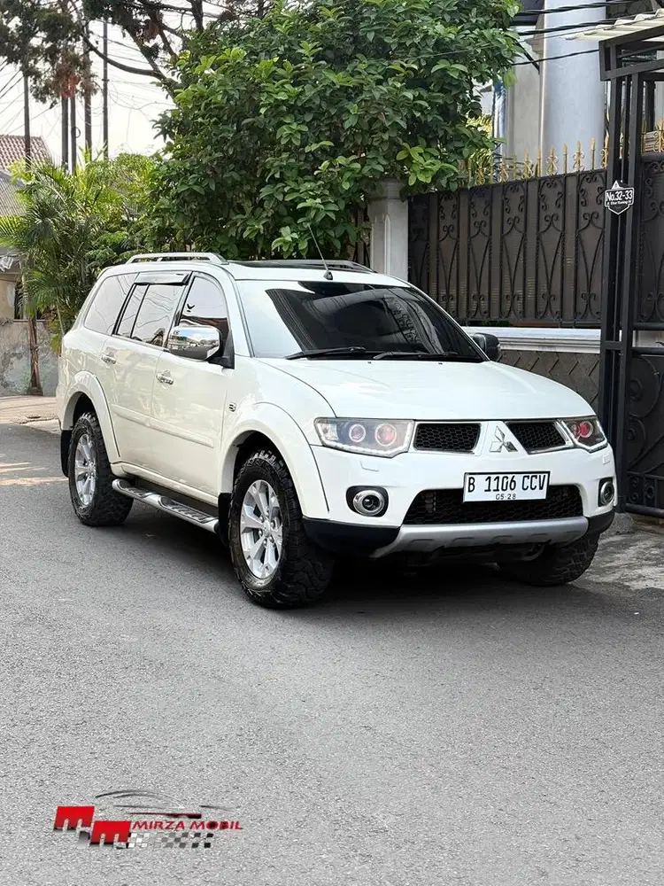 Mitsubishi pajero sport 4X2 AT 2012 Putih Mutiara
