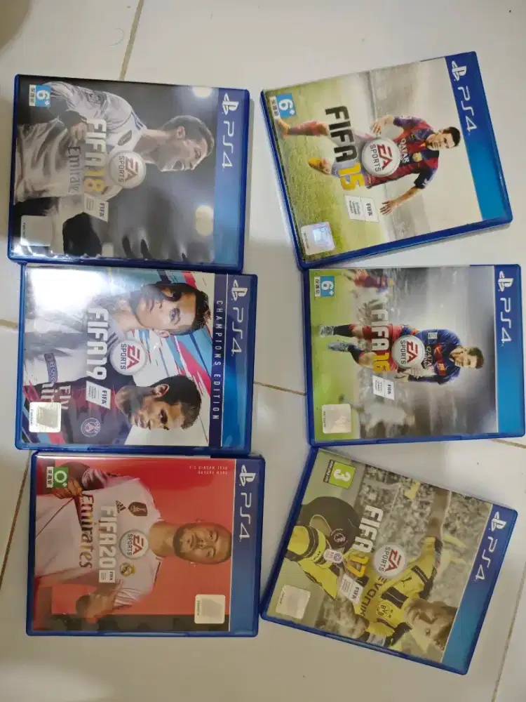 Koleksi CD PS 4 Fifa