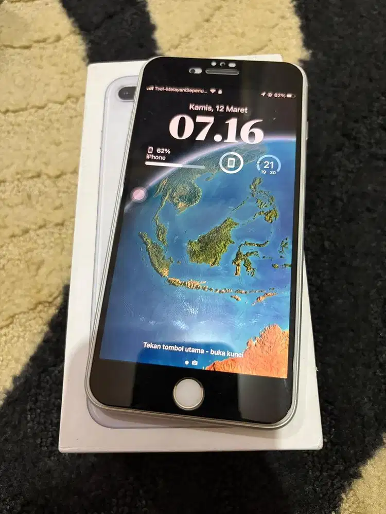 Iphone 8 plus 256gb silver all operator 4G fullset inter LL/A MURAH