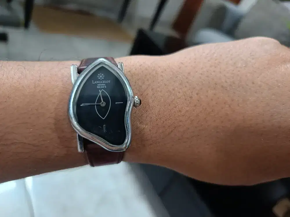 Jam Tangan Lanccelot Original kondisi normal siap pakai.