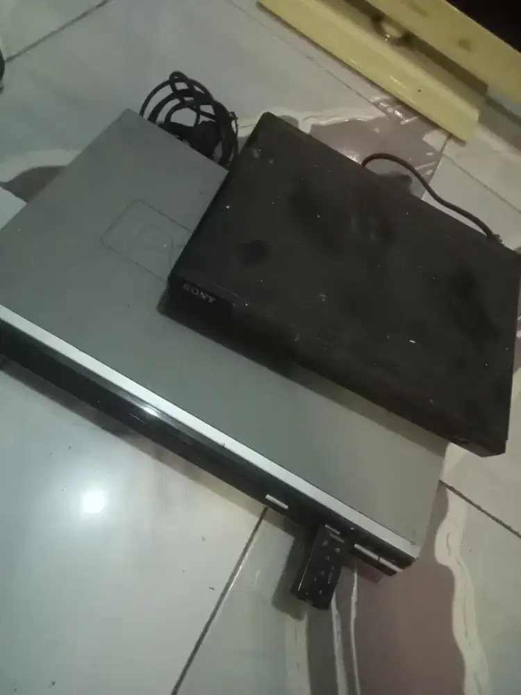 DVD Polytron sama sony