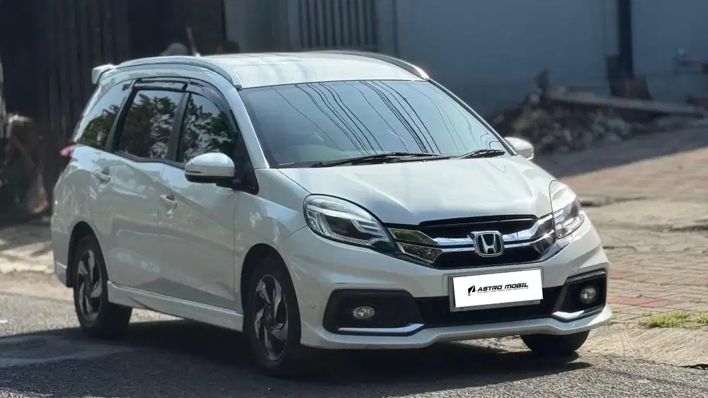 MOBILIO RS 2017 / 2016 Manual Bagus Kredit Bekas Surabaya Murah Tgn1