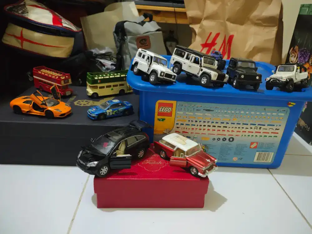 Mainan Miniatur Mobil random