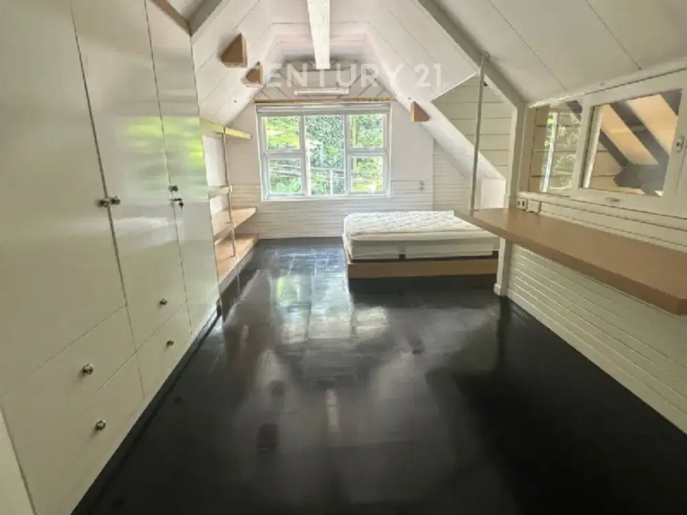 Rumah Luas Mewah Pool di Pondok Indah Jakarta Selatan