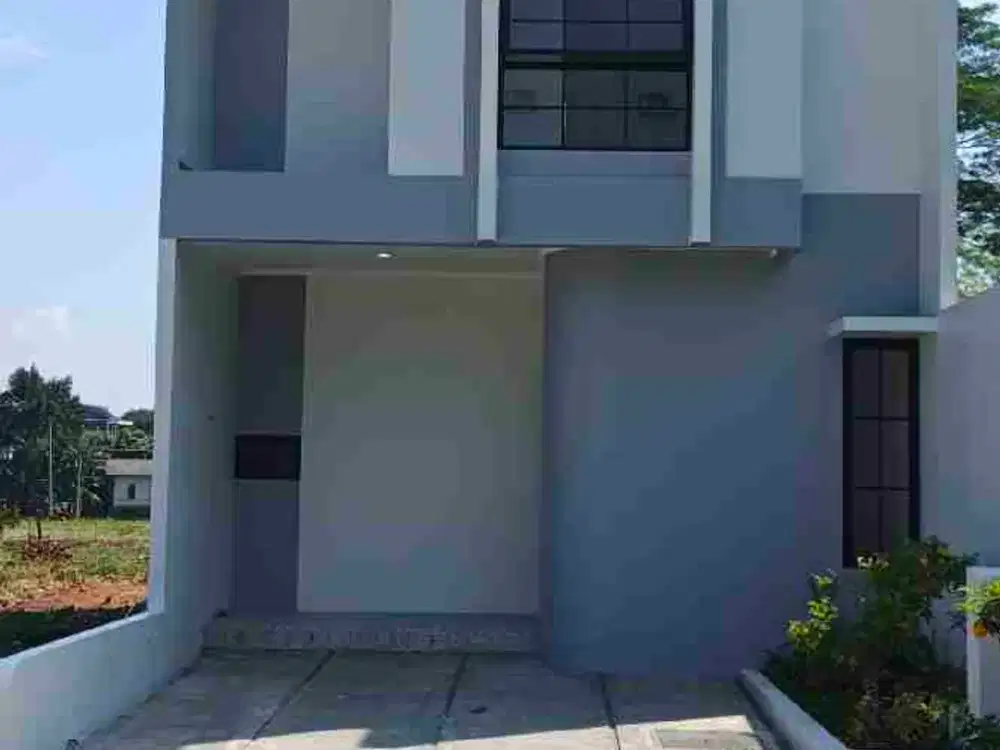 Rumah 2 lantai Puripakuan Sebelah RSUD Subang